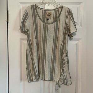 NWT Chaser Lt Green Cream Striped Short Sleeve Linen Blend Side Tie Top Medium